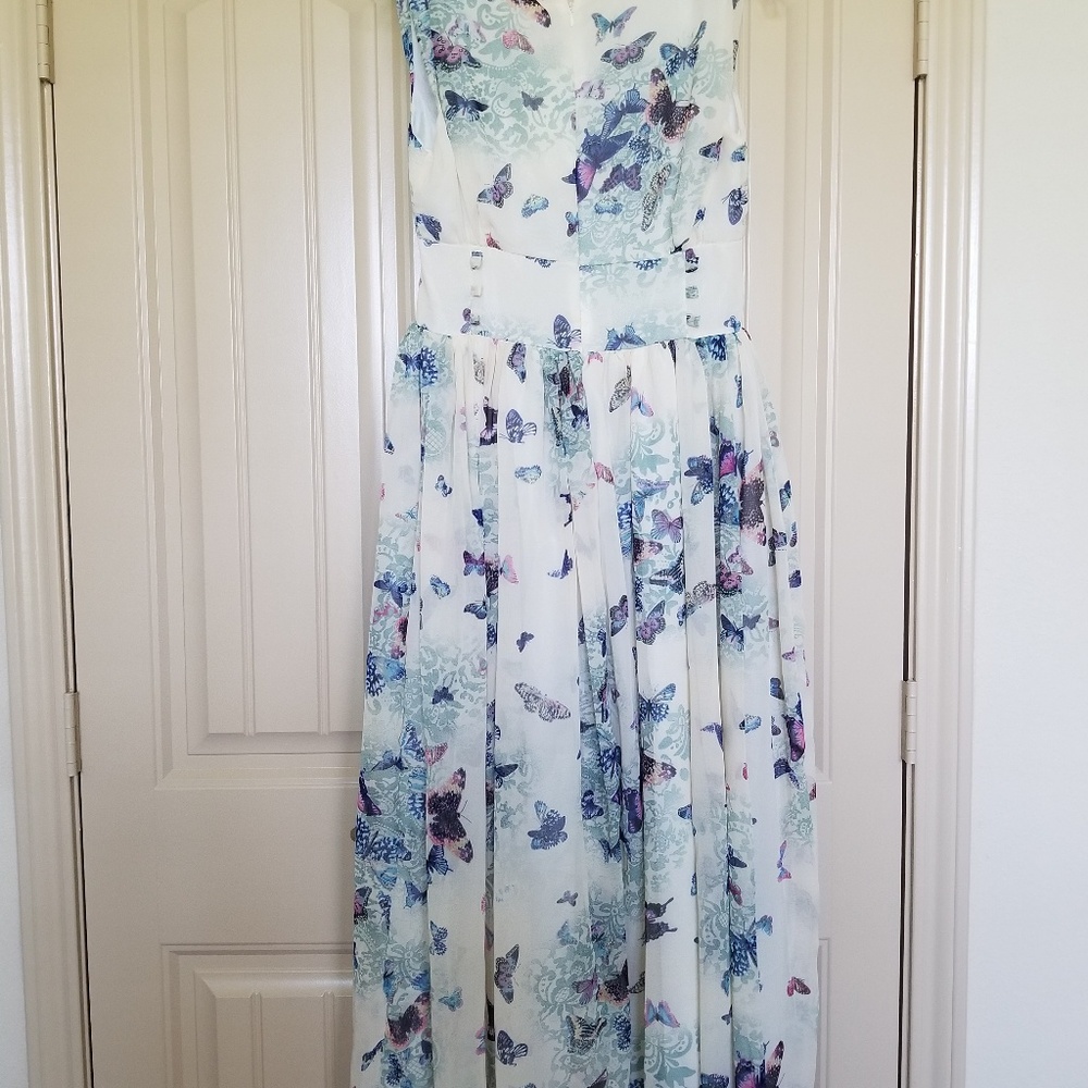Dress - Picture 2 of 4